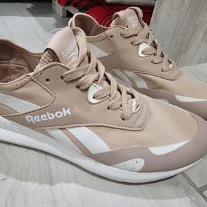 Reebok Women's Light Colored Lightweight Sneakers Size 7